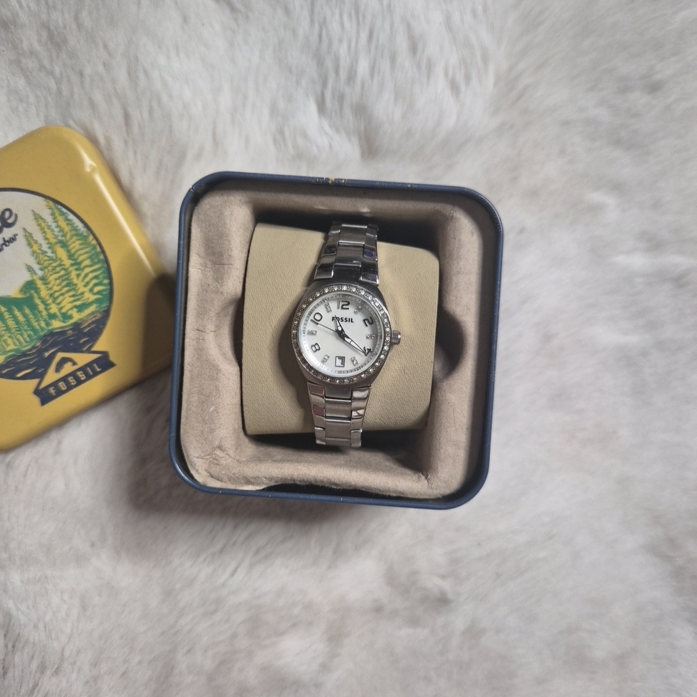 Fossil Watch Colleague AM4141 Womens Silver Stainless Steel Analog Dial EY99 ✨️